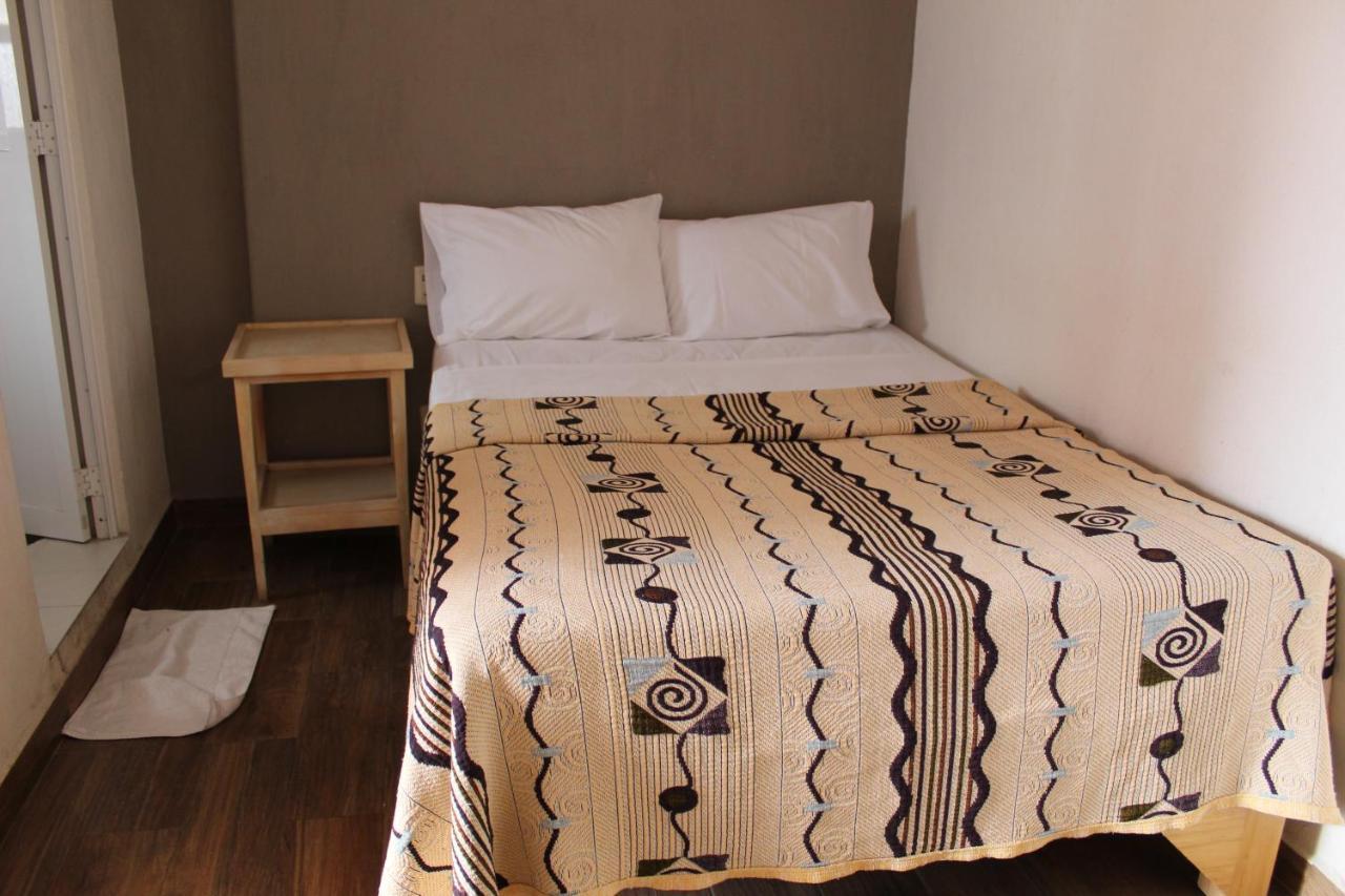 Hotel El Rinconcito Yuriria Gto Kültér fotó